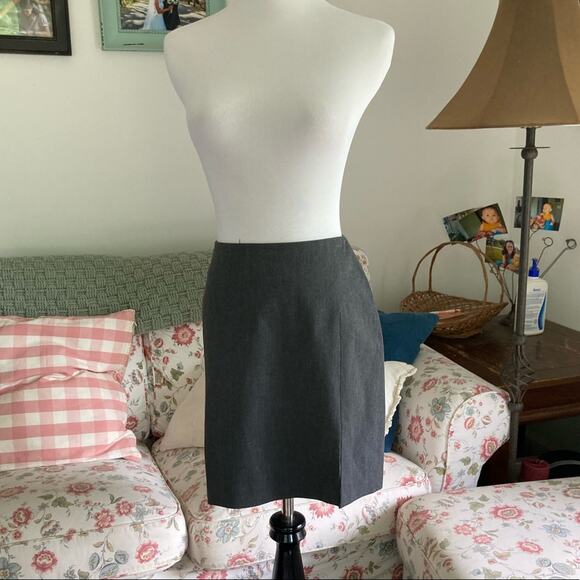 The Limited Grey Stretch Mini Skirt, Size 2 - Picture 1 of 5